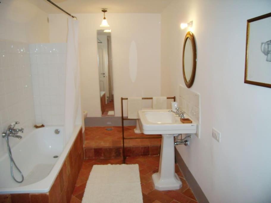 Near The Sea Big Panoramic House 2 Terraces In Lovely Village Montiano  Exterior photo
